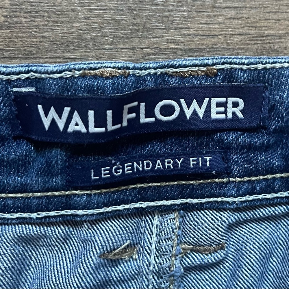 Wallflower Shorts Junior Sz 9 - Picture 3 of 5